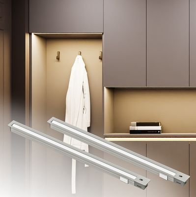 Lumière LED à profil d'aluminium à l'intérieur direction du pôle commutable A2Q0L